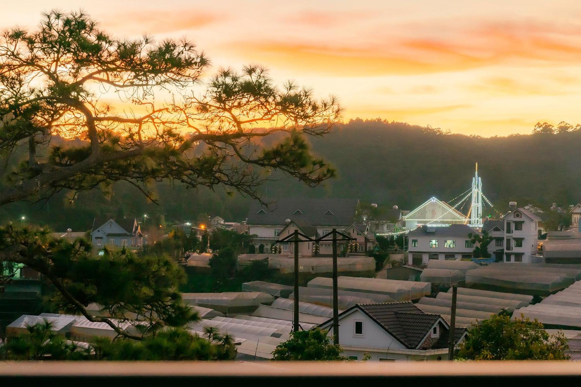 Pine View Hotel Dalat ภายนอก รูปภาพ